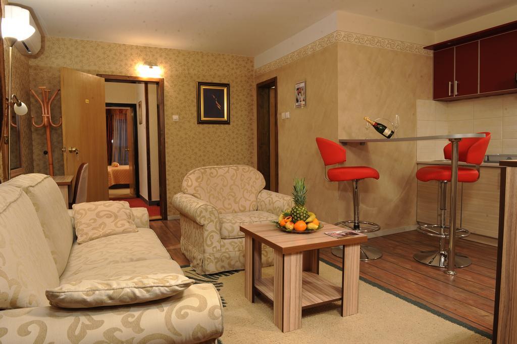 Klub Satelit Zlatibor Bed & Breakfast Exterior photo