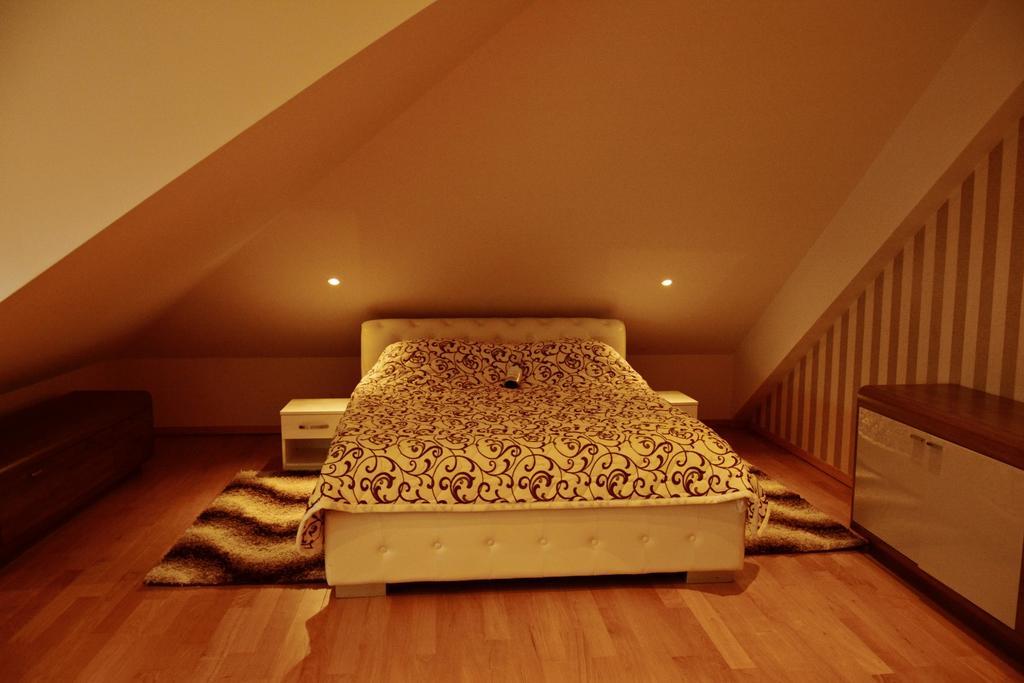 Klub Satelit Zlatibor Bed & Breakfast Exterior photo