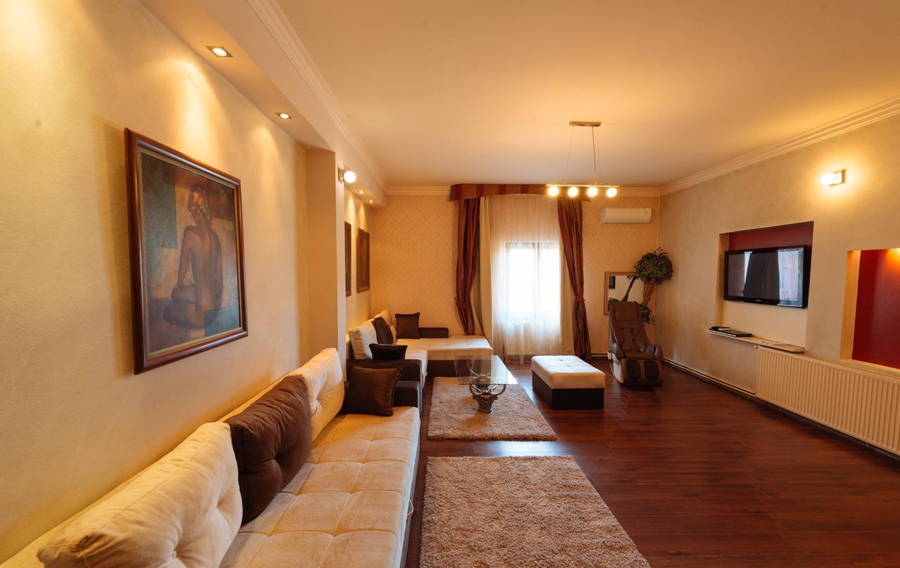 Klub Satelit Zlatibor Bed & Breakfast Exterior photo